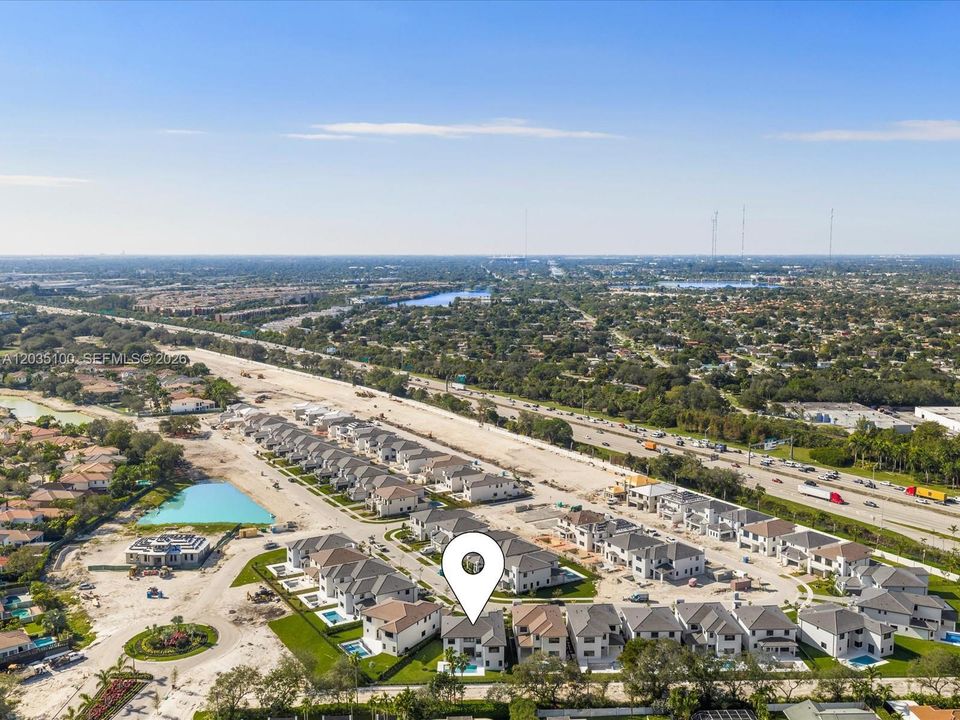 出租: $19,900 (5 贝兹, 4 浴室, 4197 平方英尺)