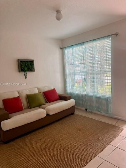 En Venta: $398,400 (3 camas, 2 baños, 1514 Pies cuadrados)