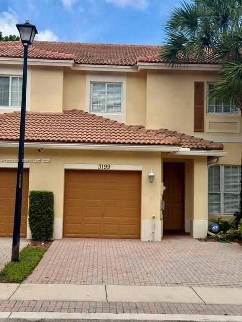 En Venta: $398,400 (3 camas, 2 baños, 1514 Pies cuadrados)