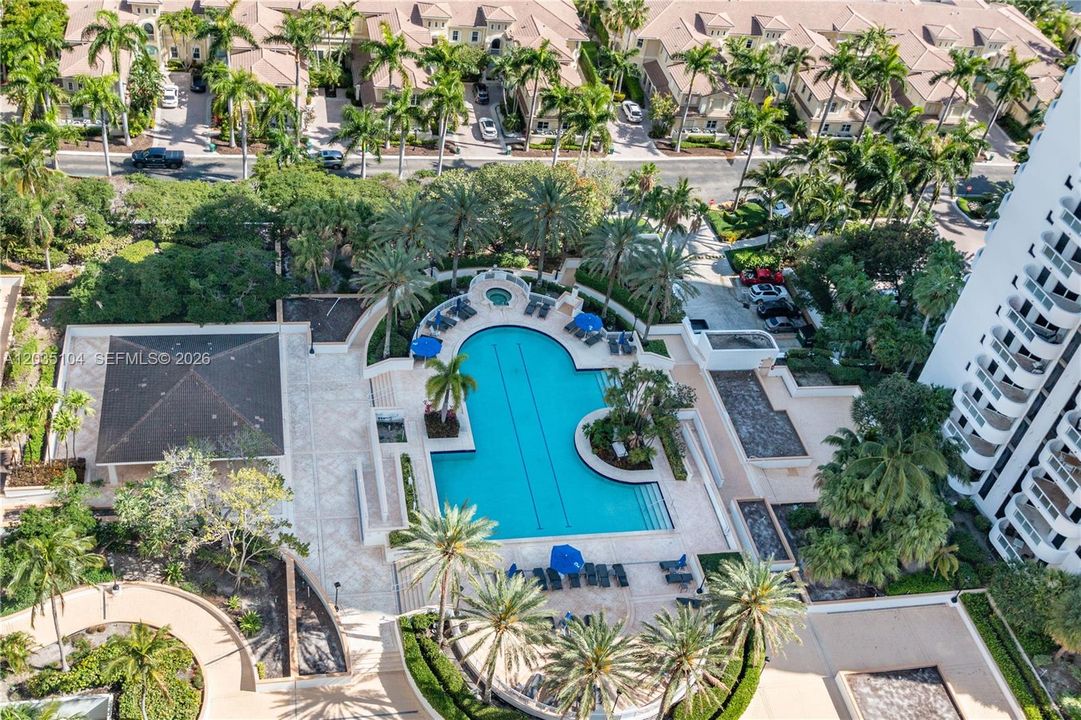 BUILDING POOL