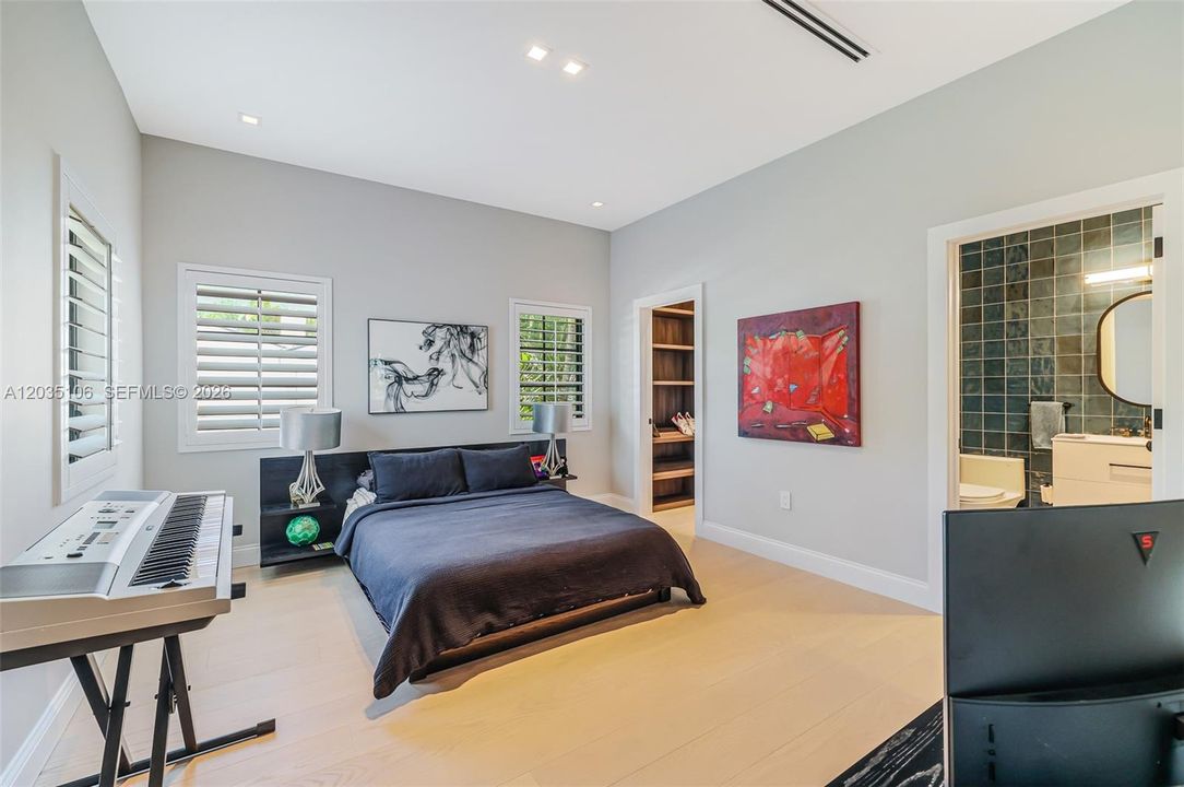 For Sale: $14,900,000 (6 beds, 6 baths, 6000 Square Feet)