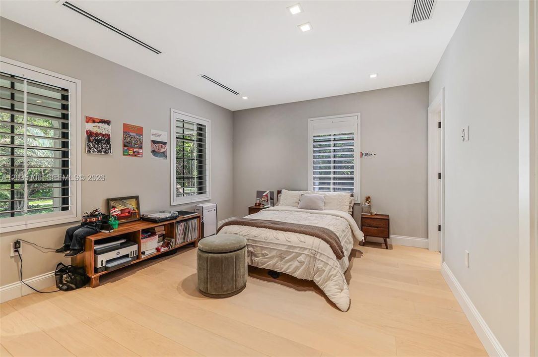 For Sale: $14,900,000 (6 beds, 6 baths, 6000 Square Feet)