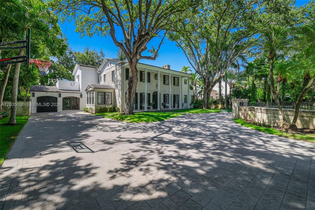 For Sale: $14,900,000 (6 beds, 6 baths, 6000 Square Feet)