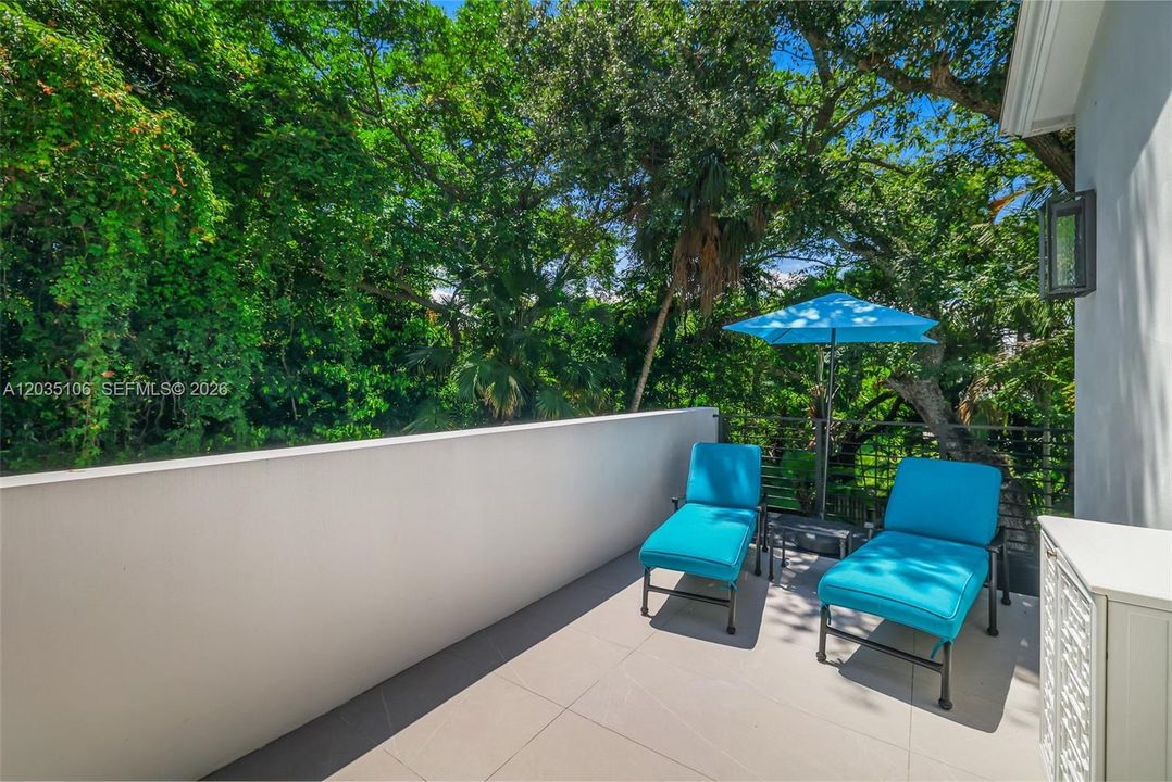 For Sale: $14,900,000 (6 beds, 6 baths, 6000 Square Feet)