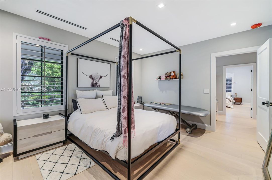 For Sale: $14,900,000 (6 beds, 6 baths, 6000 Square Feet)