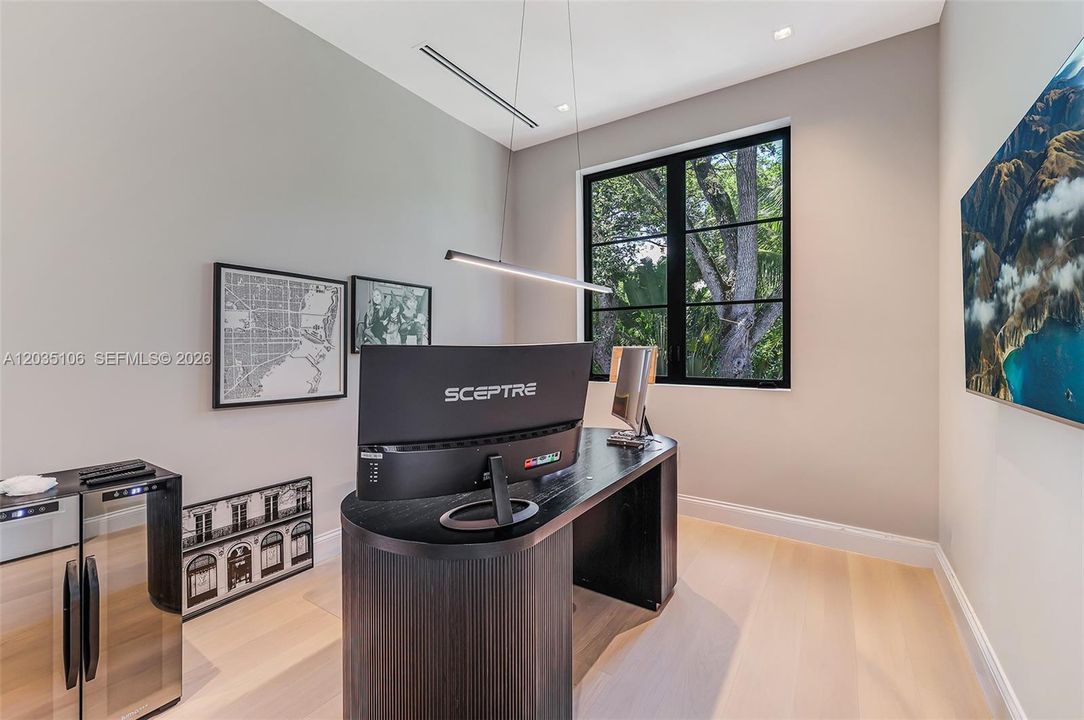 For Sale: $14,900,000 (6 beds, 6 baths, 6000 Square Feet)