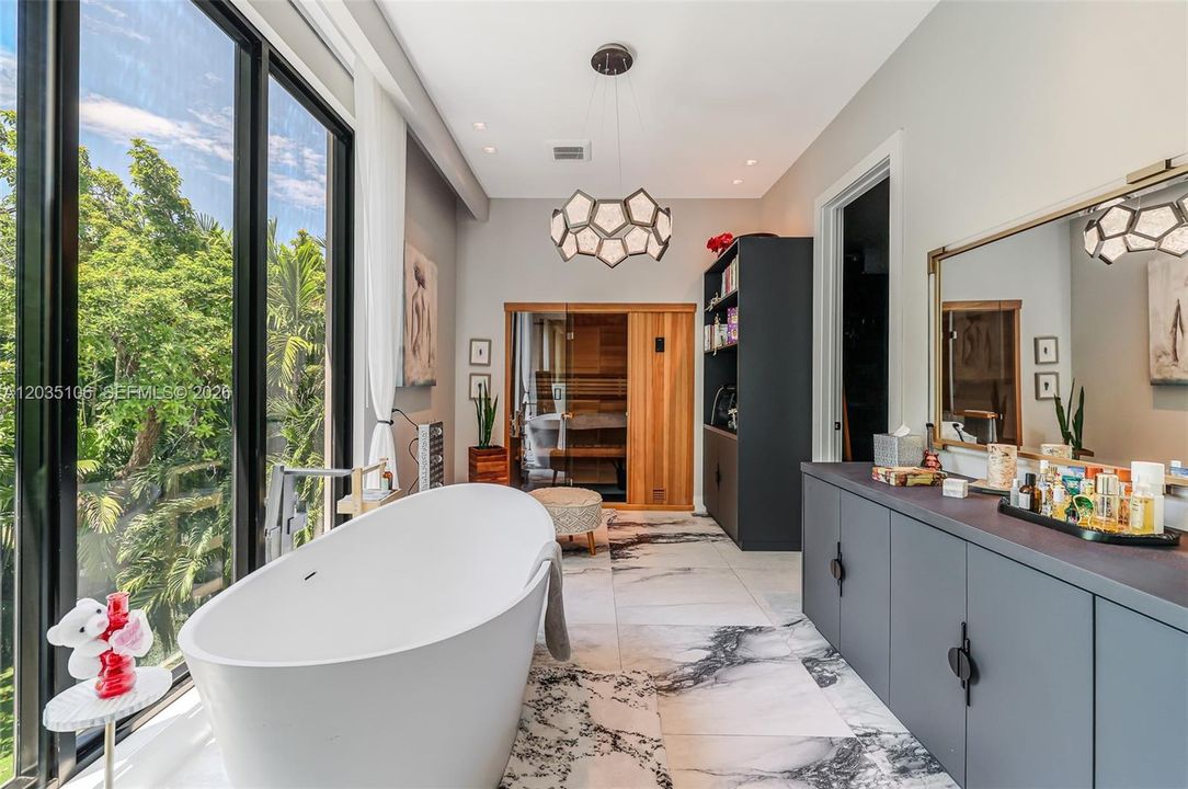 For Sale: $14,900,000 (6 beds, 6 baths, 6000 Square Feet)