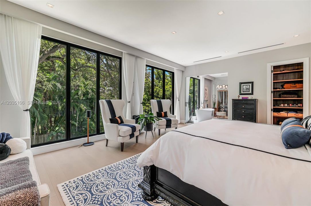 For Sale: $14,900,000 (6 beds, 6 baths, 6000 Square Feet)