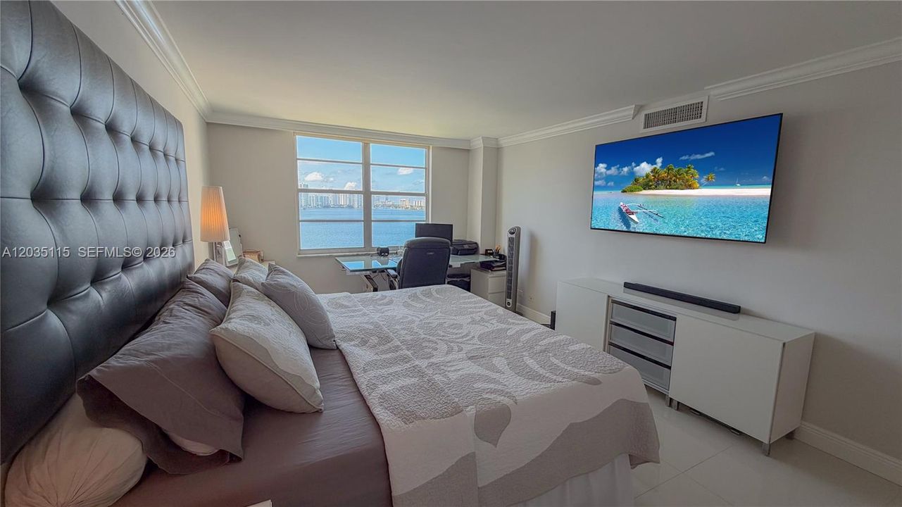 For Sale: $615,900 (2 beds, 2 baths, 1488 Square Feet)