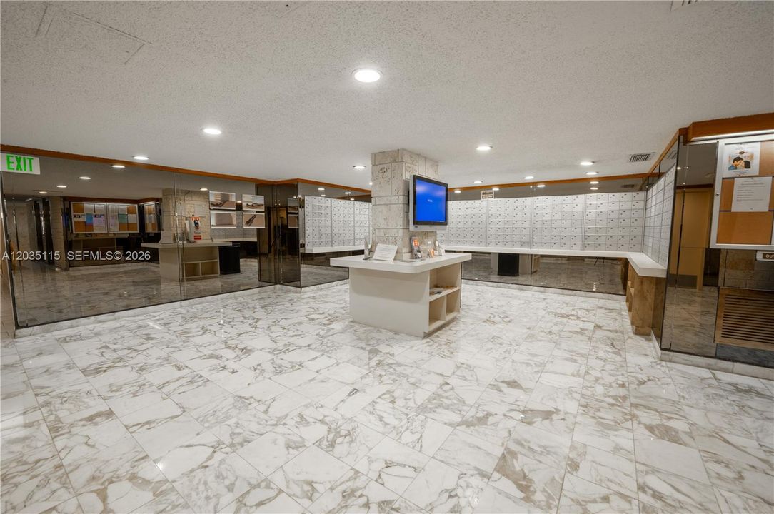 For Sale: $615,900 (2 beds, 2 baths, 1488 Square Feet)