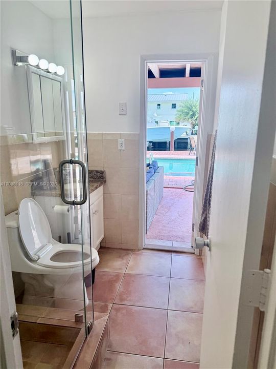 For Sale: $1,275,000 (2 beds, 2 baths, 1138 Square Feet)