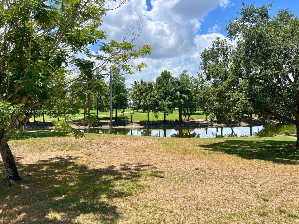 For Rent: $2,150 (2 beds, 1 baths, 965 Square Feet)