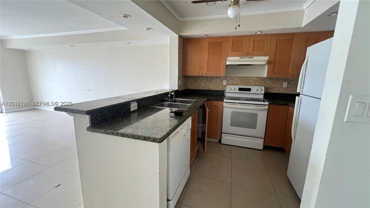 For Sale: $189,500 (2 beds, 2 baths, 1175 Square Feet)