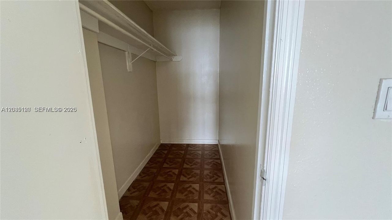 For Sale: $189,500 (2 beds, 2 baths, 1175 Square Feet)