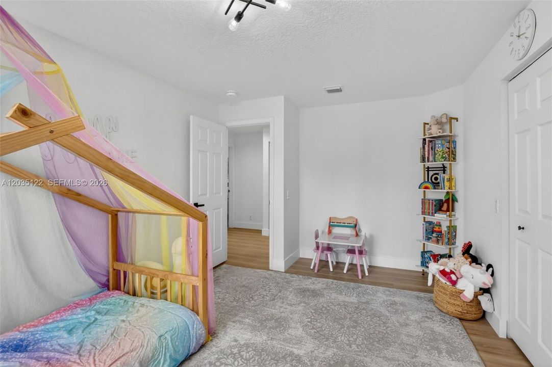 For Sale: $1,199,000 (5 beds, 4 baths, 3122 Square Feet)