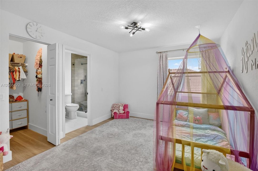 For Sale: $1,199,000 (5 beds, 4 baths, 3122 Square Feet)
