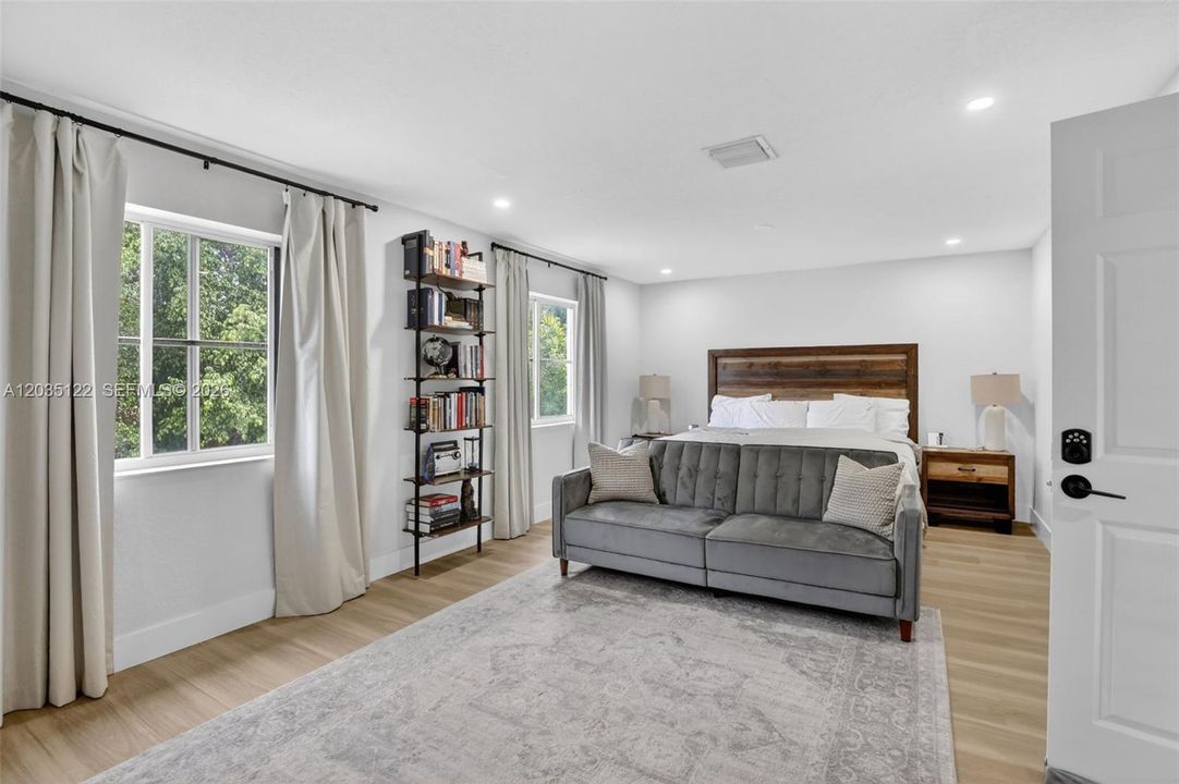 For Sale: $1,199,000 (5 beds, 4 baths, 3122 Square Feet)