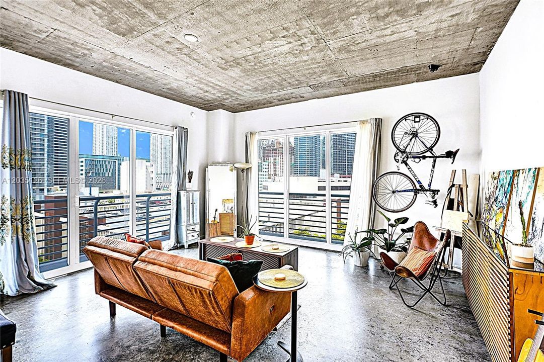 For Sale: $465,000 (2 beds, 2 baths, 1153 Square Feet)
