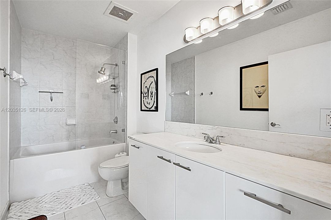 For Sale: $465,000 (2 beds, 2 baths, 1153 Square Feet)