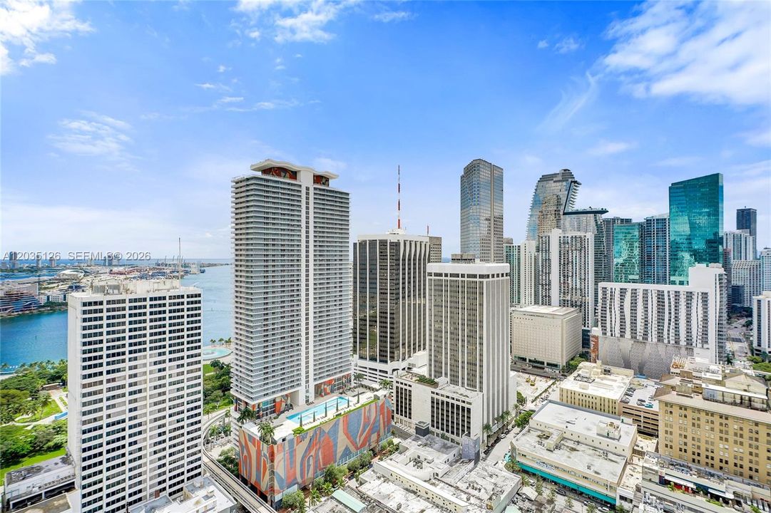 For Sale: $465,000 (2 beds, 2 baths, 1153 Square Feet)