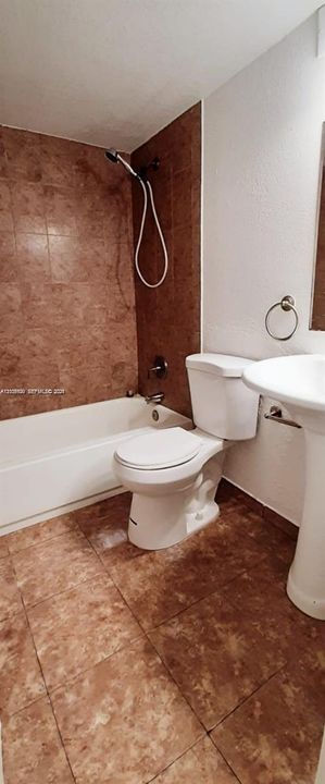 For Sale: $250,000 (2 beds, 2 baths, 1010 Square Feet)