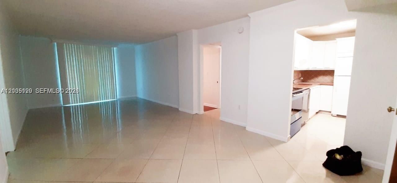 For Sale: $250,000 (2 beds, 2 baths, 1010 Square Feet)