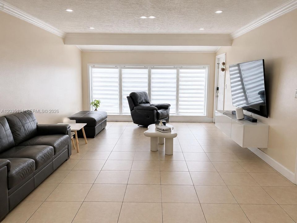 For Sale: $620,000 (3 beds, 2 baths, 1241 Square Feet)