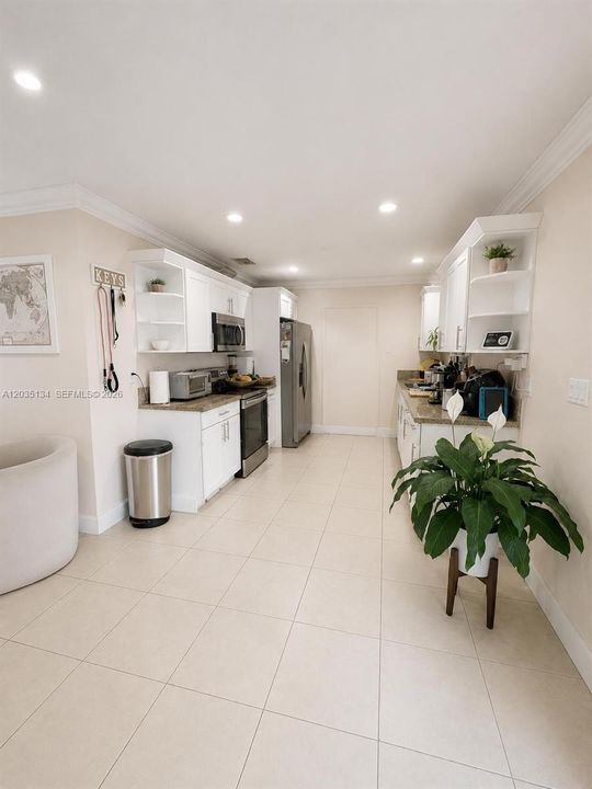 For Sale: $620,000 (3 beds, 2 baths, 1241 Square Feet)