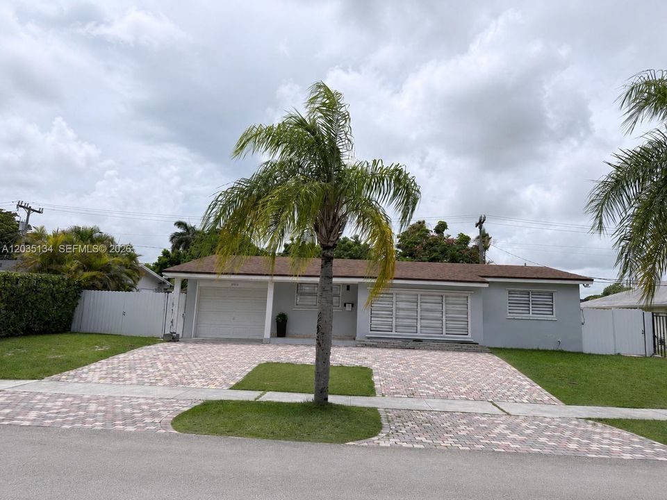 For Sale: $620,000 (3 beds, 2 baths, 1241 Square Feet)