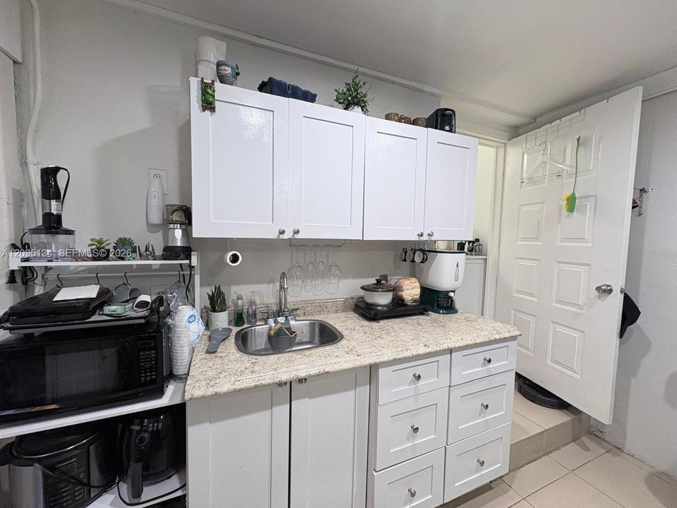 For Sale: $620,000 (3 beds, 2 baths, 1241 Square Feet)