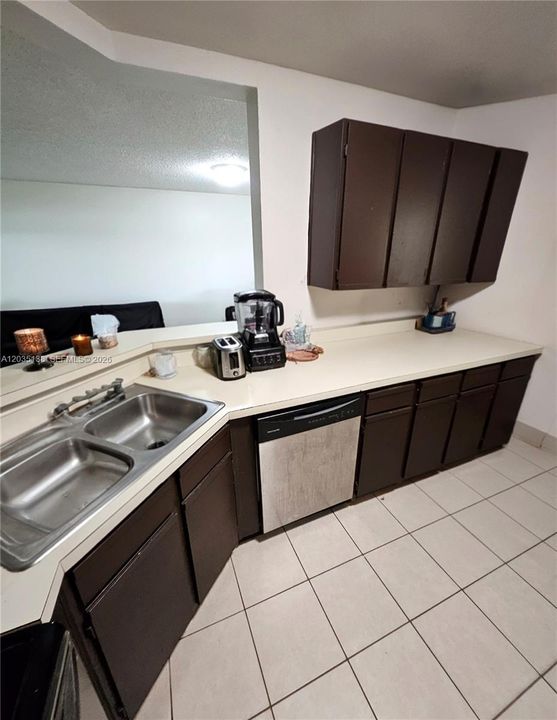 For Sale: $174,900 (2 beds, 2 baths, 1020 Square Feet)