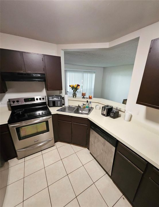 For Sale: $174,900 (2 beds, 2 baths, 1020 Square Feet)