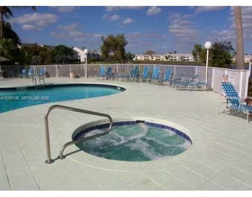 For Sale: $174,900 (2 beds, 2 baths, 1020 Square Feet)