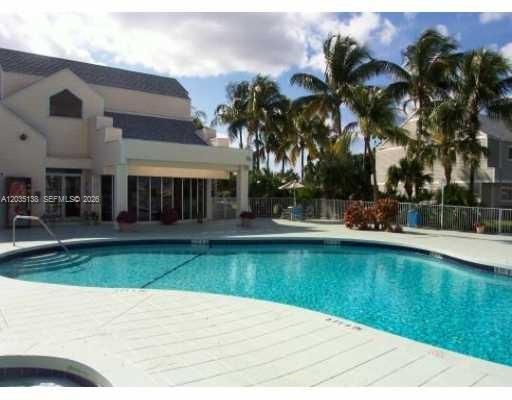 For Sale: $174,900 (2 beds, 2 baths, 1020 Square Feet)