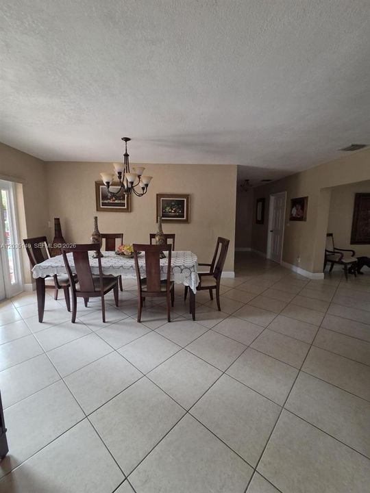 For Sale: $799,000 (3 beds, 2 baths, 1976 Square Feet)