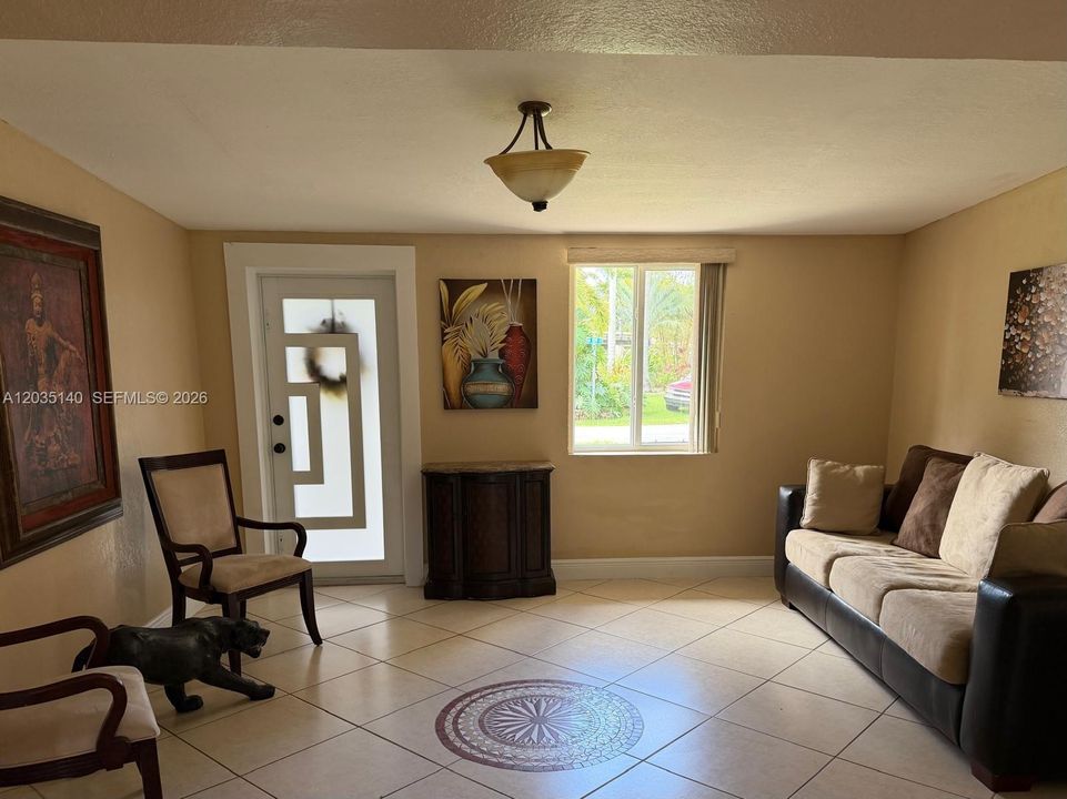 For Sale: $799,000 (3 beds, 2 baths, 1976 Square Feet)