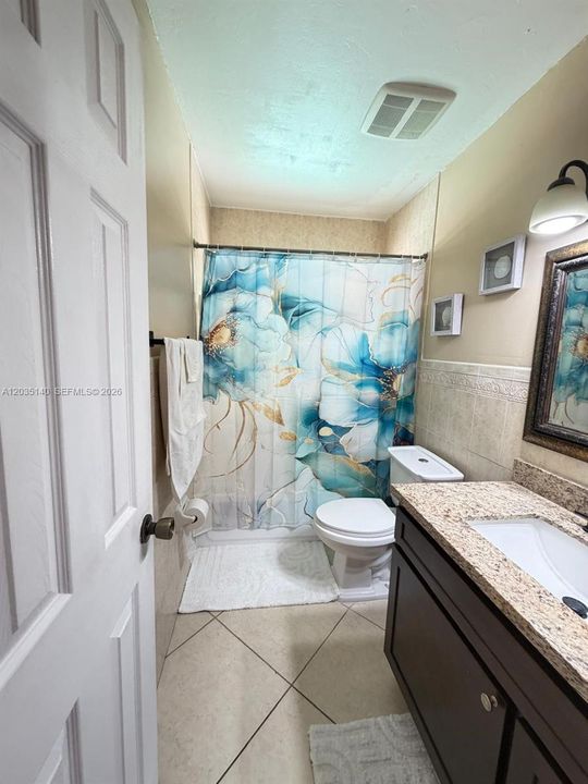 Recently Sold: $799,000 (3 beds, 2 baths, 1976 Square Feet)