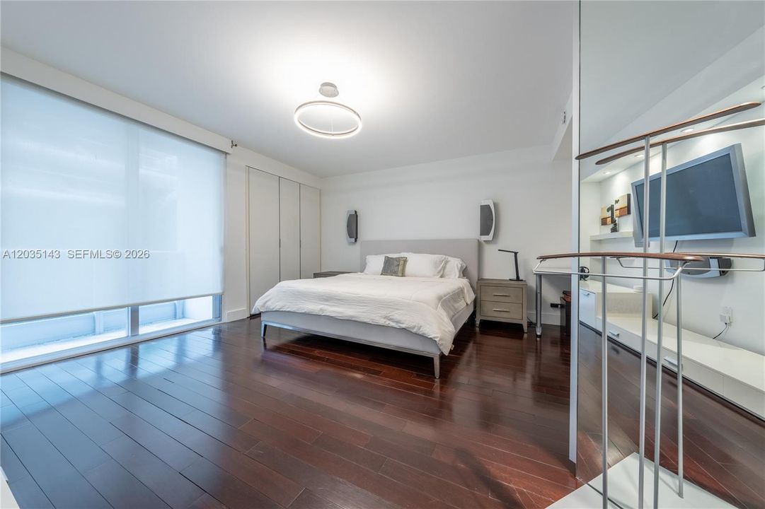 For Rent: $10,800 (3 beds, 3 baths, 1910 Square Feet)
