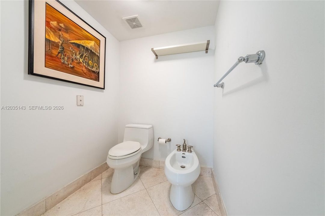 For Rent: $10,800 (3 beds, 3 baths, 1910 Square Feet)