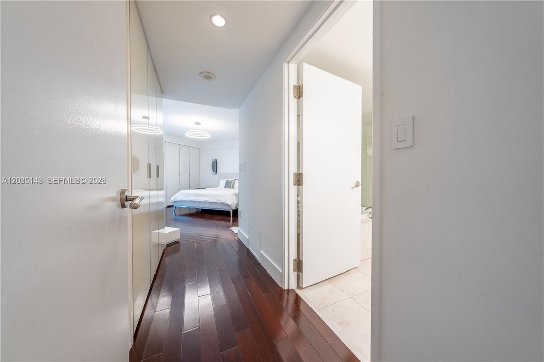 For Rent: $10,800 (3 beds, 3 baths, 1910 Square Feet)