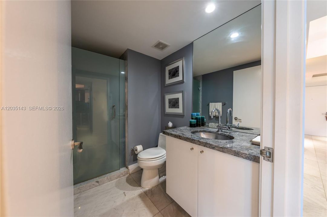 For Rent: $10,800 (3 beds, 3 baths, 1910 Square Feet)