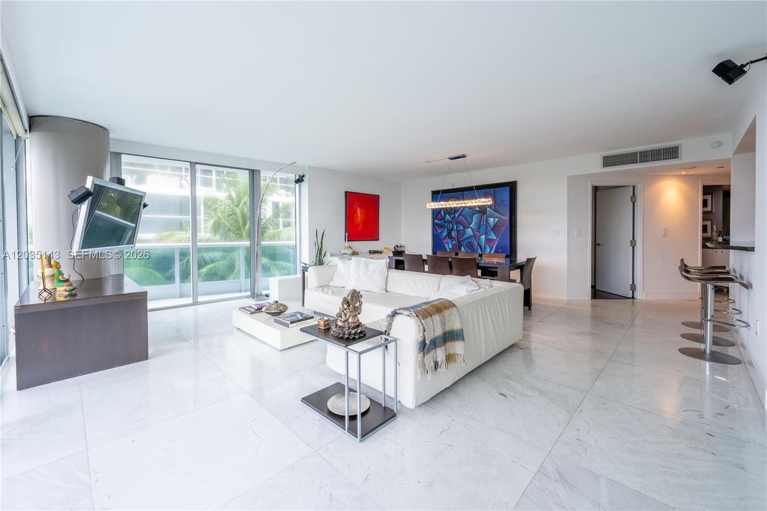 For Rent: $10,800 (3 beds, 3 baths, 1910 Square Feet)
