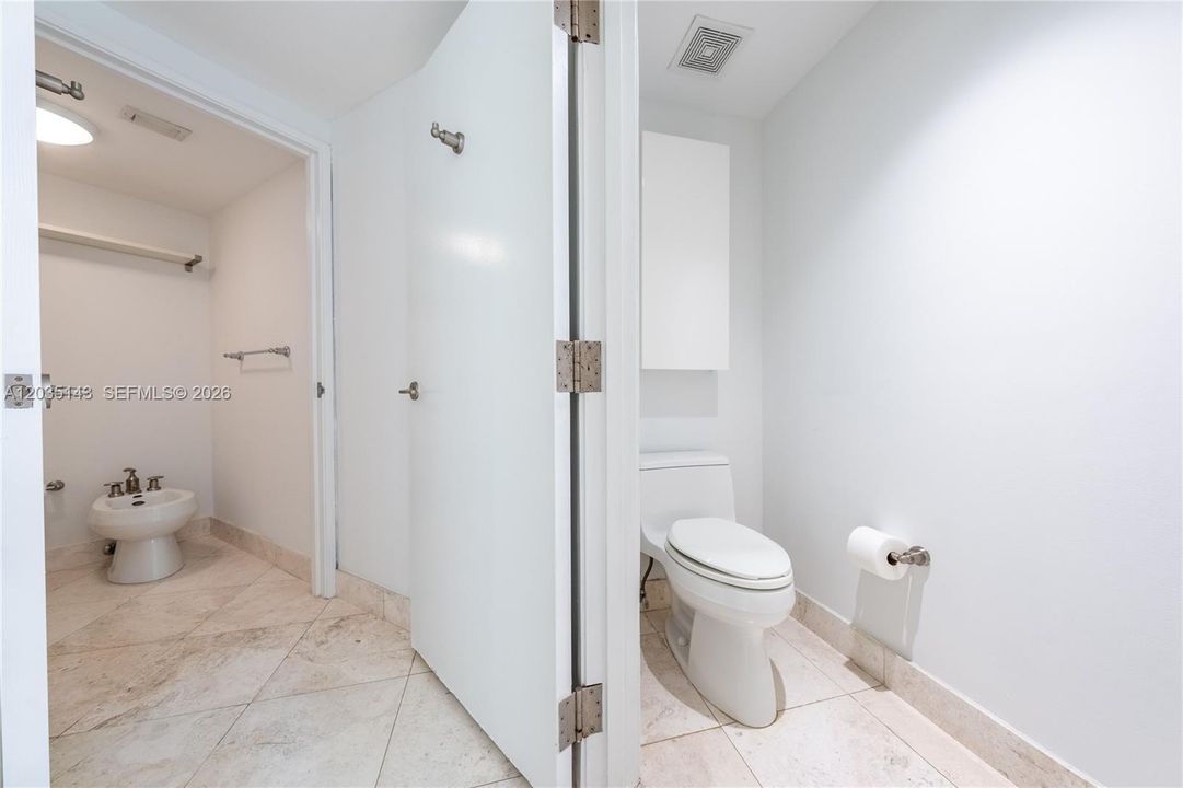 For Rent: $10,800 (3 beds, 3 baths, 1910 Square Feet)