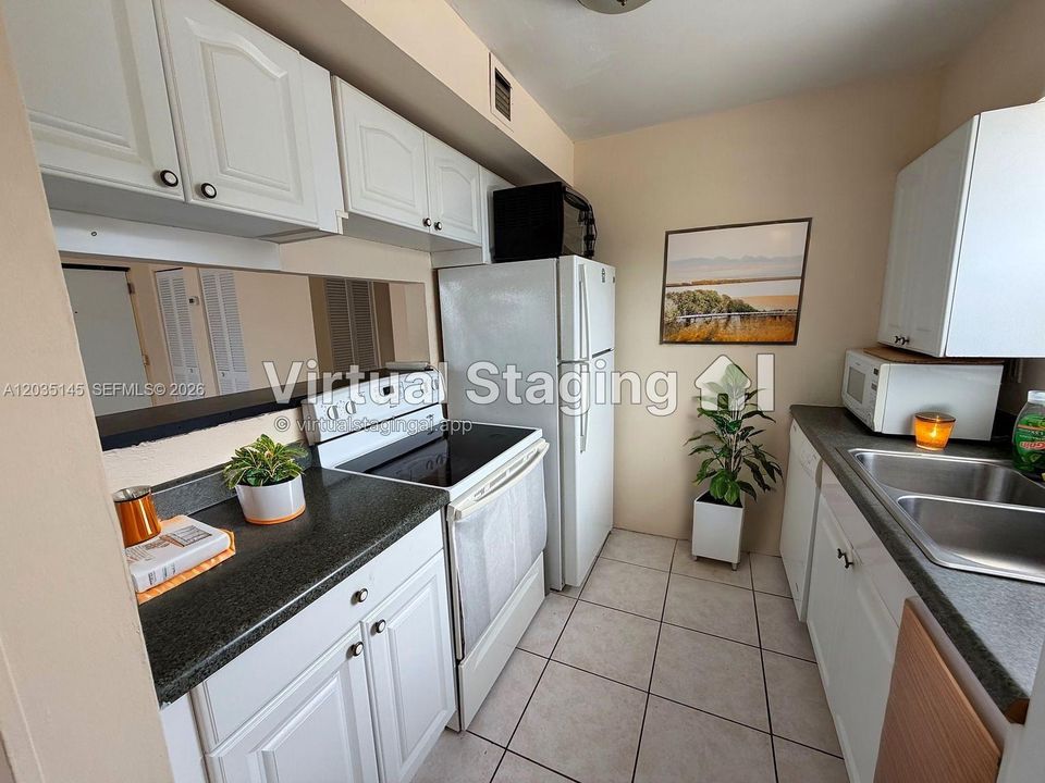 For Rent: $2,400 (2 beds, 2 baths, 1190 Square Feet)