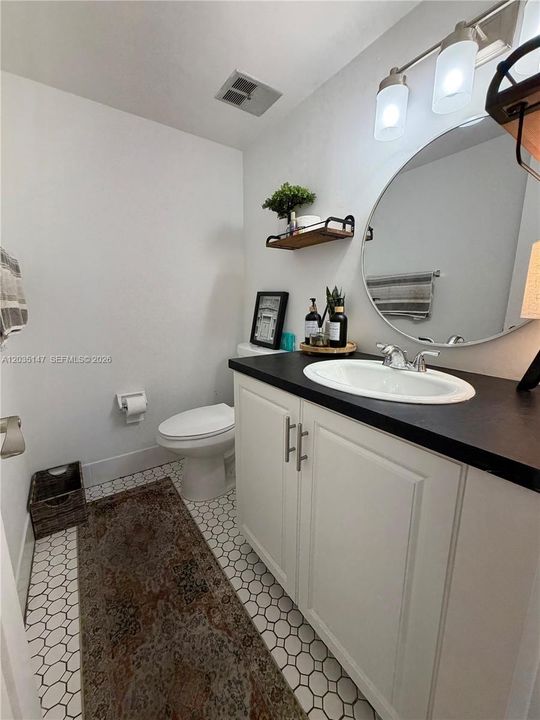 For Rent: $2,200 (1 beds, 1 baths, 684 Square Feet)