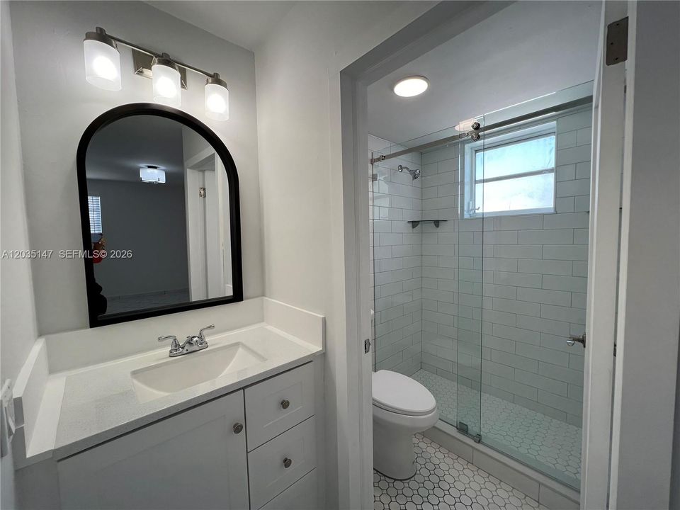 For Rent: $2,200 (1 beds, 1 baths, 684 Square Feet)