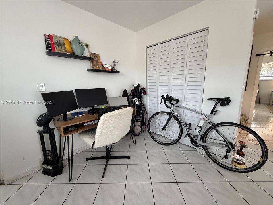 For Rent: $2,200 (1 beds, 1 baths, 684 Square Feet)