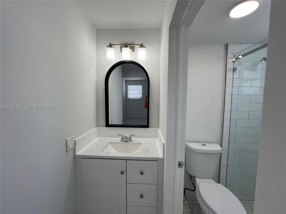 For Rent: $2,200 (1 beds, 1 baths, 684 Square Feet)