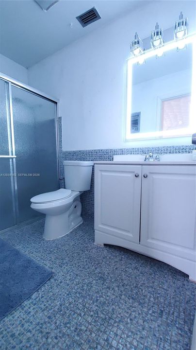 En Venta: $555,000 (4 camas, 2 baños, 2058 Pies cuadrados)