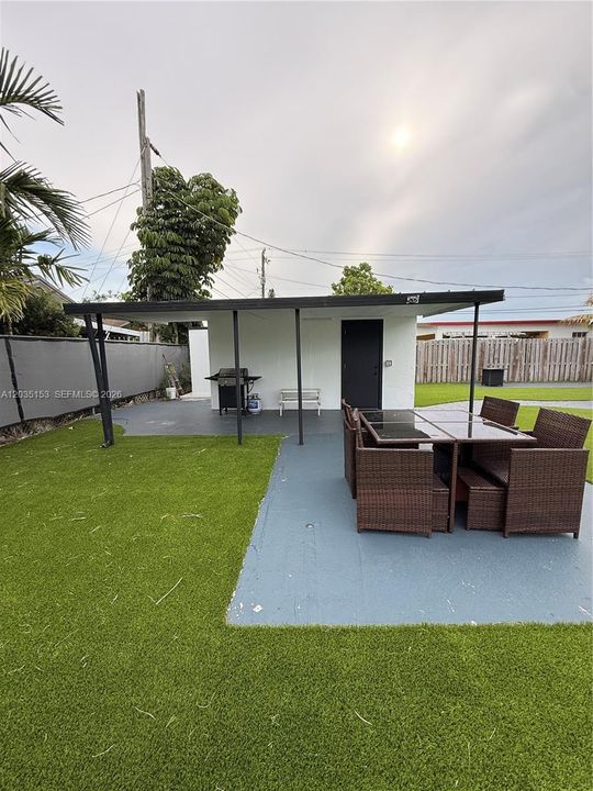 En Venta: $850,000 (3 camas, 2 baños, 1338 Pies cuadrados)